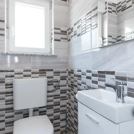 Apartment Dajana Pinezići
