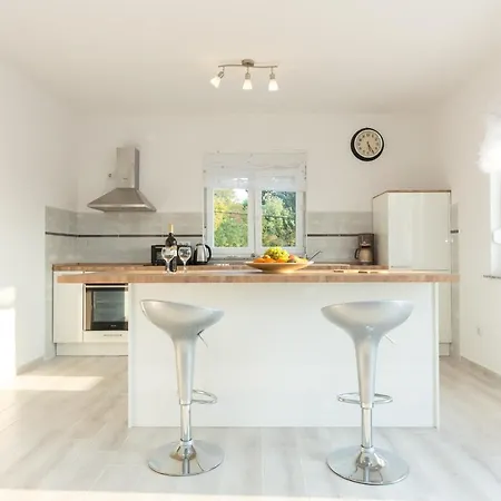 Dajana Appartement *