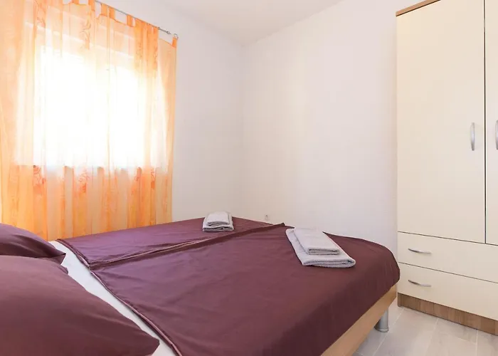 Dajana Apartament Pinezići